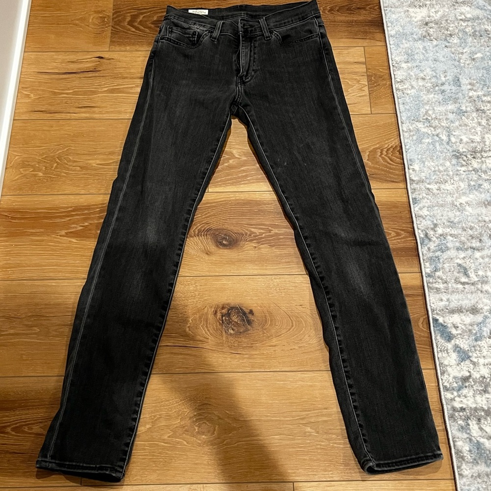 Levi mens jeans.